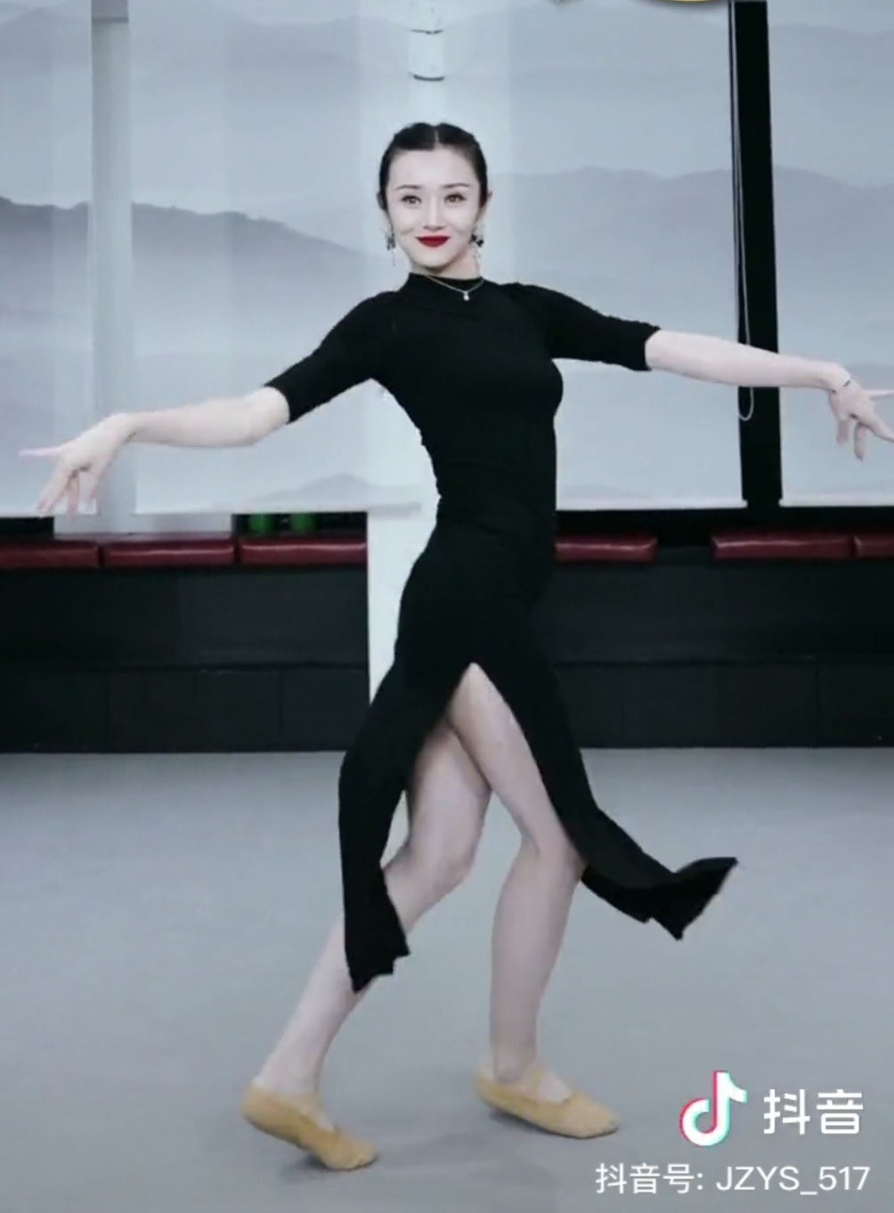 Mordale split bag hip sexy cheongsam skirt Jiang Zuo Bean Flower Teacher loves fancy years Lu Xing dance skirt