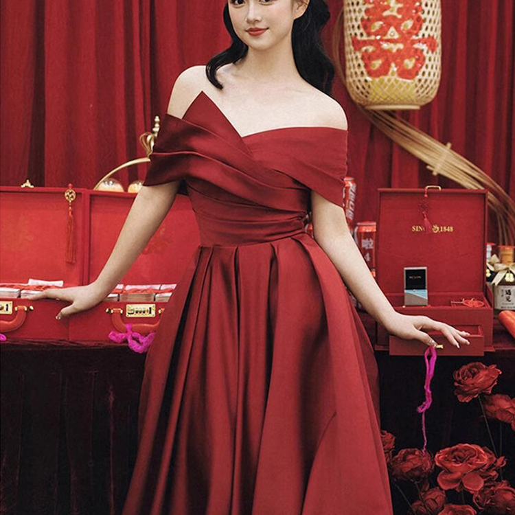 Bridal Toast Dress, Satin Off-Shoulder Coming-Of-Age Ceremony Red Plus-Size Evening Dress, Vocal Arts Exam Whitening Engagement Dress