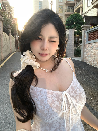 大小姐微胖大码“秘密花园”V领蕾丝吊带连衣裙女夏甜美气质长裙