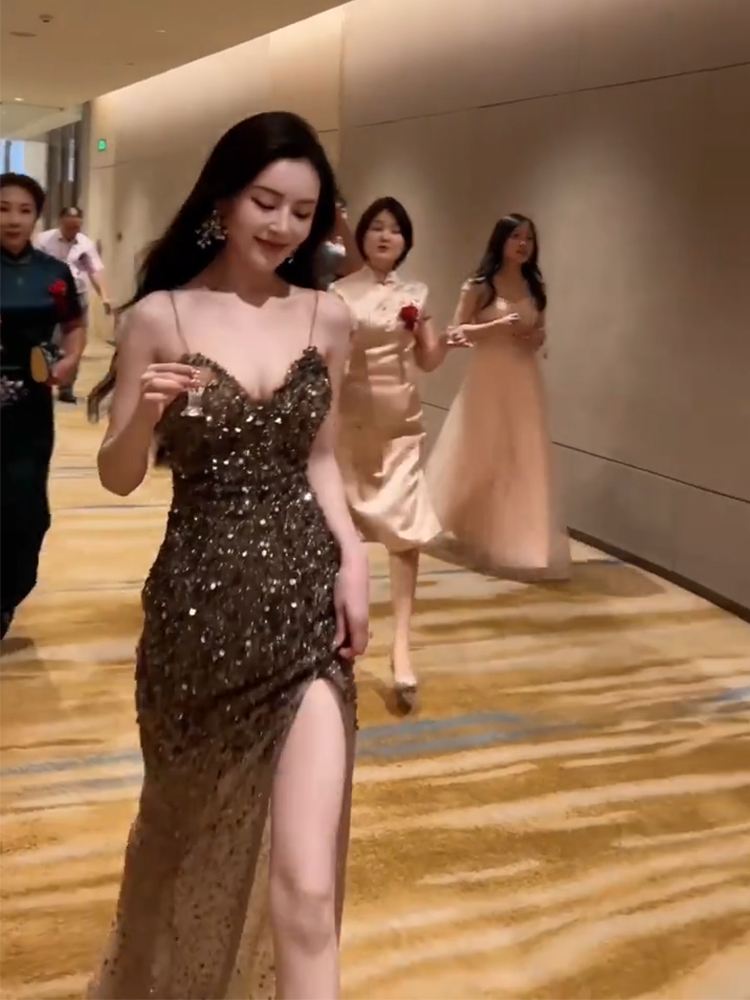 Evening dress, elite advanced wedding dress, nail sequins, light luxury style, high-quality style, bright catchy style Evening dress, elite advanced wedding dress, nail sequins, light luxury style, high-quality style, bright catchy style