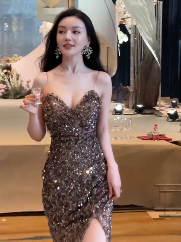 High-End Light Luxury Niche Formal Dress for Toasting, Engagement, or Special Occasions, with a Sophisticated and Elegant Design, Featuring Heavy Sequin Embellishments and Spaghetti Straps