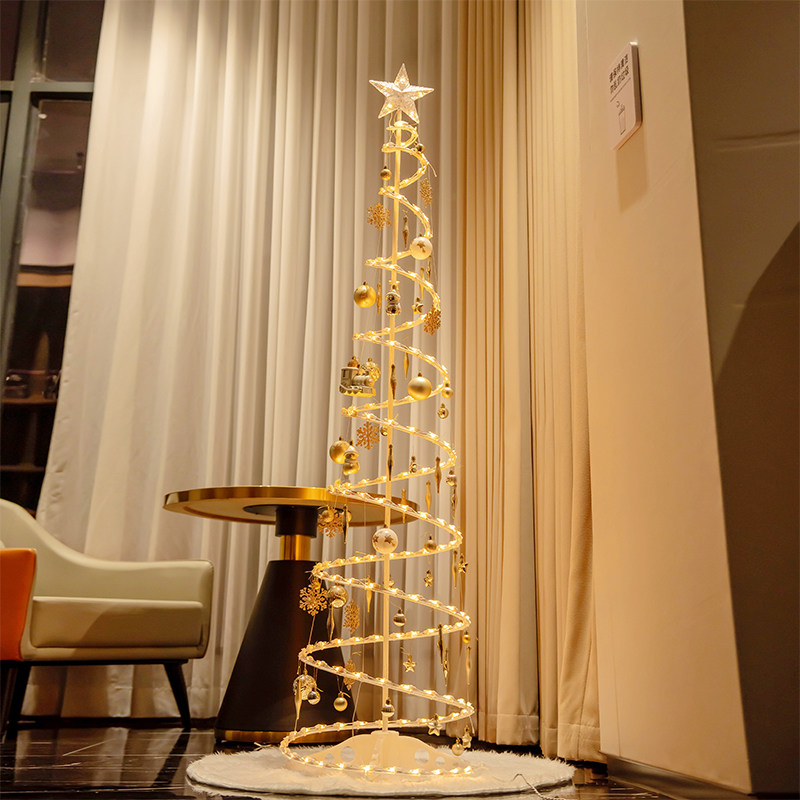 クリスマスデコレーション、小紅書で人気、ターゲットのクリスマスツリーオーナメント、店舗装飾、フロアランプ。