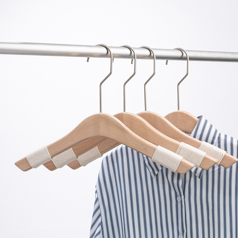 Rikaku Clothing store solid wood non-slip hanger home with traceless wooden tethered rope jacket support ins wind multi-functional pants clip