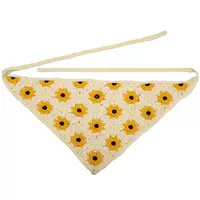 Бежевый желтый цветок [время маленькой диази -треугольника]