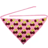 [Маленький вишневый треугольный шарф]