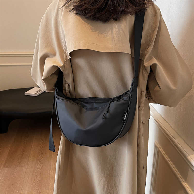 Hong Kong Exclusive Large-Capacity Dumpling Bag for Women 2026 New Model Sports Casual Commuting Waterproof Shoulder Crossbody Bag Hong Kong Exclusive Large-Capacity Dumpling Bag for Women 2026 New Model Sports Casual Commuting Waterproof Shoulder Crossbody Bag