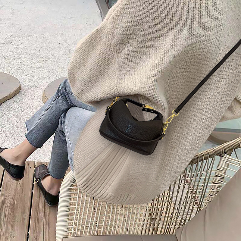 Hong Kong Niche Light Luxury Dumpling Bag for Women 2026 New Style High-End Fashionable Versatile Shoulder Crossbody Bag