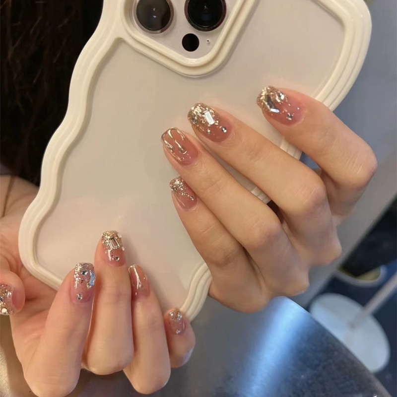 Internet Celebrity Wears Finished Nail Art with Rhinestones and Glitter, Nude Gradient Detachable Fake Nail Patches for Brides and Pregnant Women
