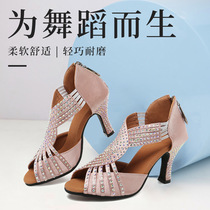 2022 new sandals for women middle-aged mothers shoes low heel versatile and comfortable medium heel fish mouth Roman thick heel square dance shoes