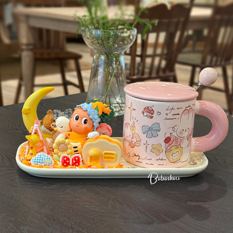 Bubble Mart Star Man Is a Super Nice-Looking, Unique and Beautiful Drinking Cup, Ceramic Mug with Lid, for Office Girls