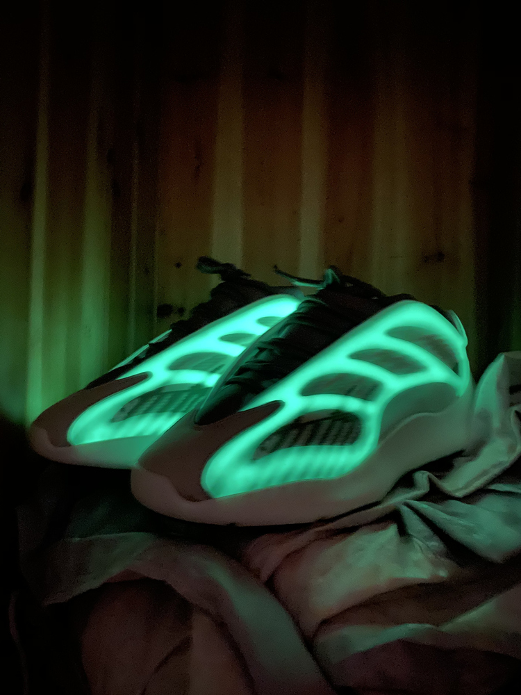 Coconut 700V3 skeleton poisoned genuine Putian luminous special-shaped real explosion net hole old shoes men's shoes thick-soled women's shoes