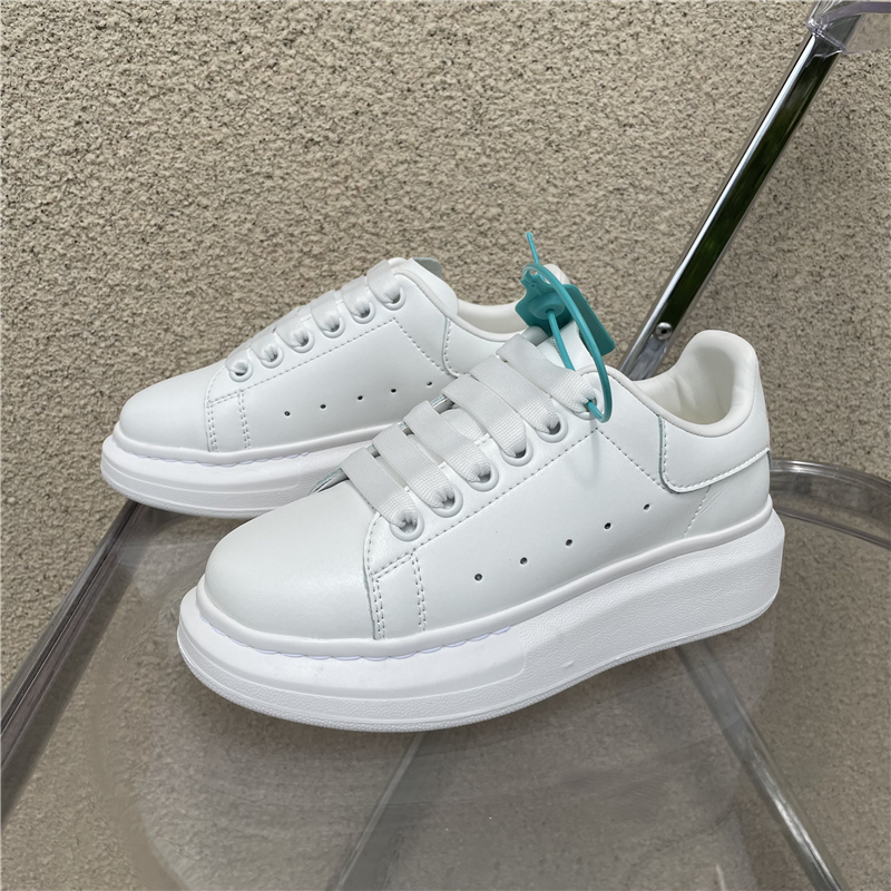 McQueen small white shoes 2022 thick-soled heightening men's shoes pure white sneakers summer new platform shoes couples wear breathable