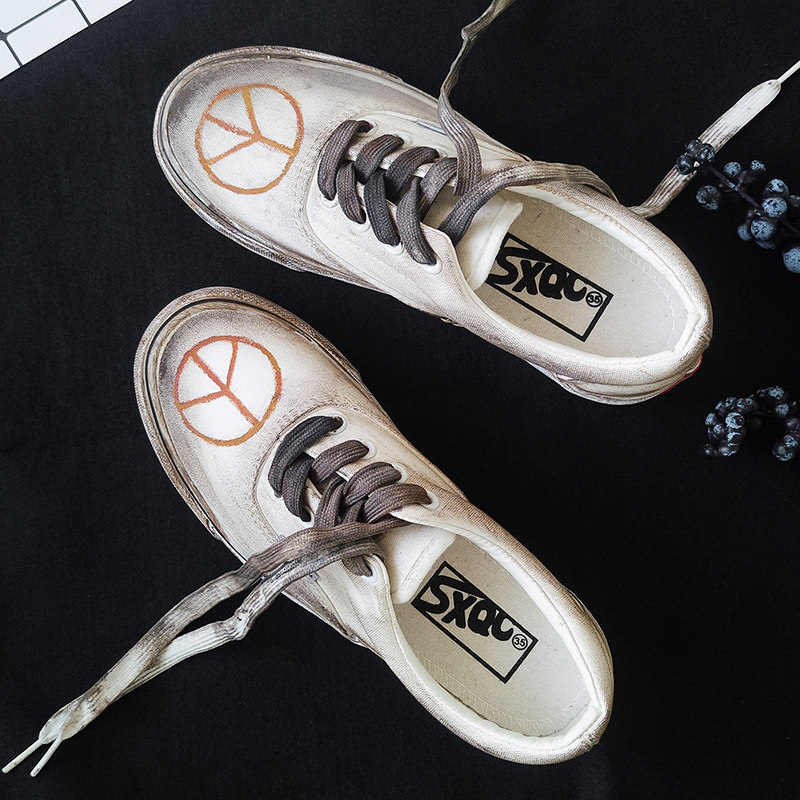 South Korean ulzzang retro hand-painted canvas men and women black and white original student rights Zhilong dirty shoes for old little white shoes