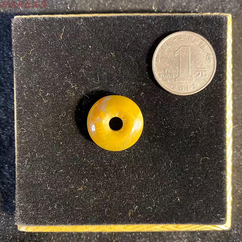 Liaoning West Chaoyang Beipiao Xiguan Shuhua Jade Ping An buckle boutique ice pendant collection to play the same style for men and women