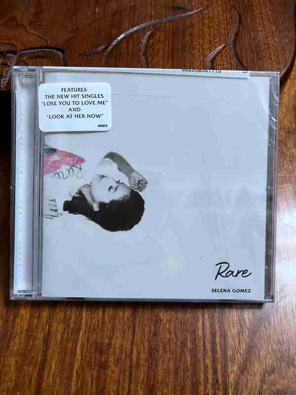 Selena Gomez – Rare [Us] Genuine Brand New Unopened