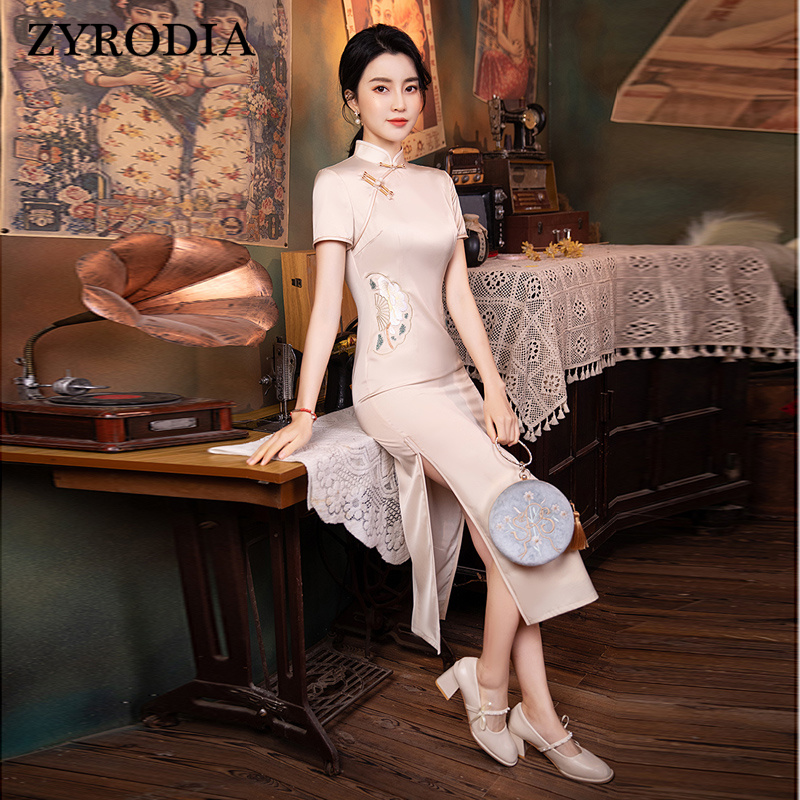 Solid lightweight elite retro cheongsam, 2023 collection, light style, Chinese style Solid lightweight elite retro cheongsam, 2023 collection, light style, Chinese style