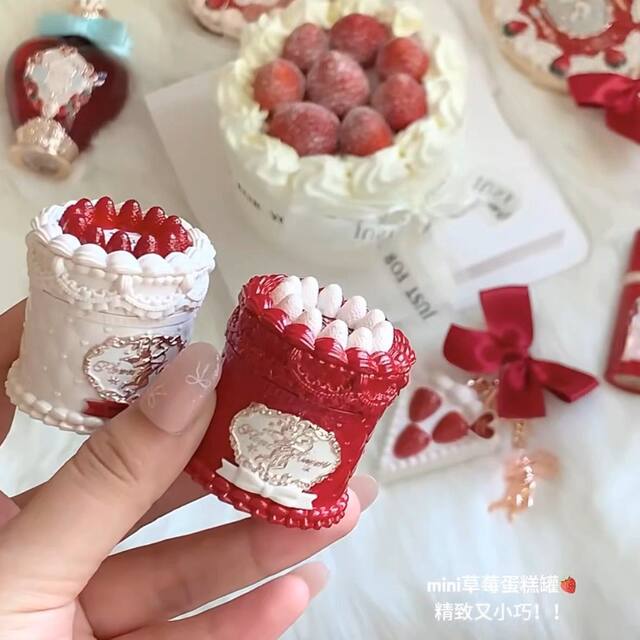 Floral Whisper Strawberry Cupid Cake Lip Cream Velvet Matte Soft Mist Lipstick Delicate Smooth Lightweight Matte Finish