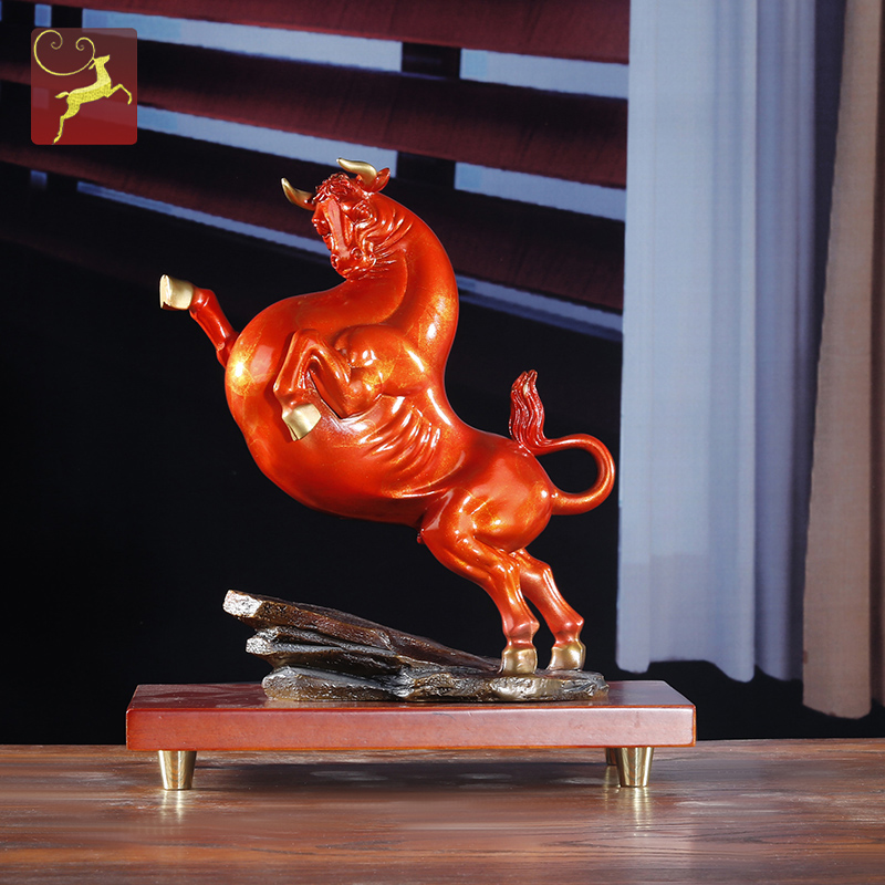 Pure copper cow ornaments home living room office high-end boss table decorations opening craft gifts