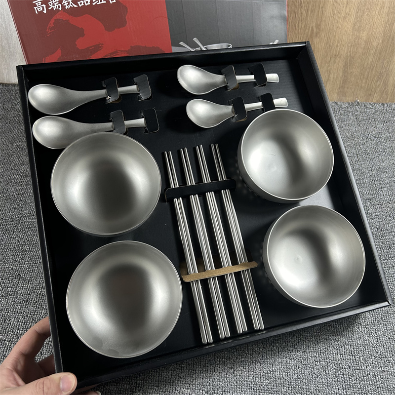 Gift Box! Can Be Given as a Gift or Kept for Yourself! a Complete 12-Piece Set! Household Titanium Chopsticks, Spoons, Bowls, Titanium Alloy Tableware Set