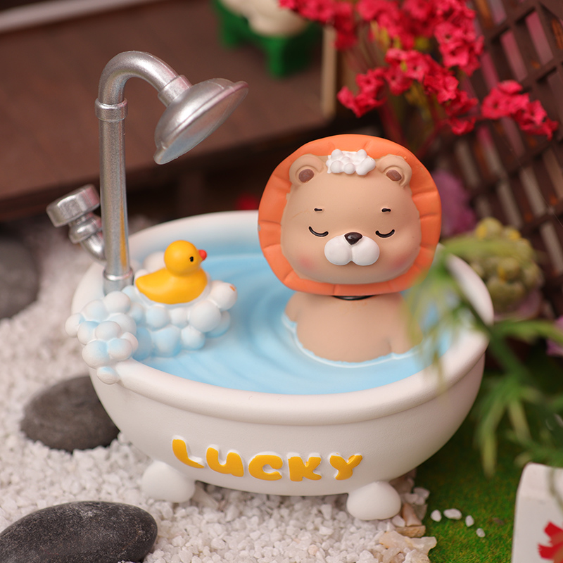 Little lion decoration cute Japanese healing car shaking head for boyfriend birthday gift female special high-end