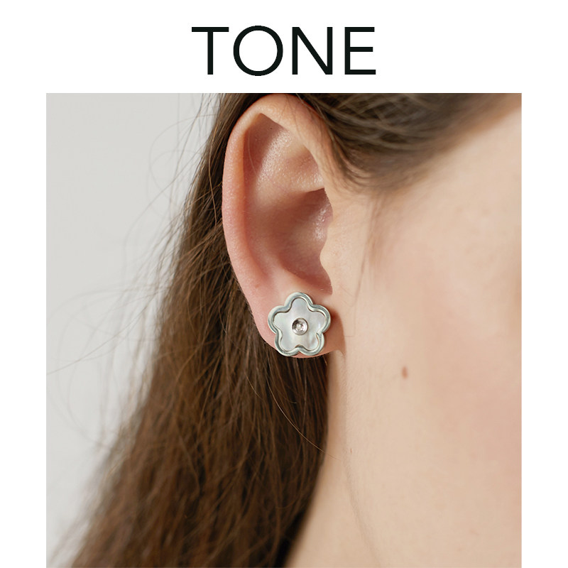 TONE flower natural shellfish ear clip mosquito coil high-grade sense of simplicity ins light luxury exquisite small earless female
