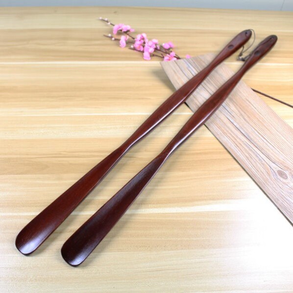 Lifting shoehorn long handle household solid wood wooden super long lengthened shoes pregnant women and children portable small and convenient auxiliary
