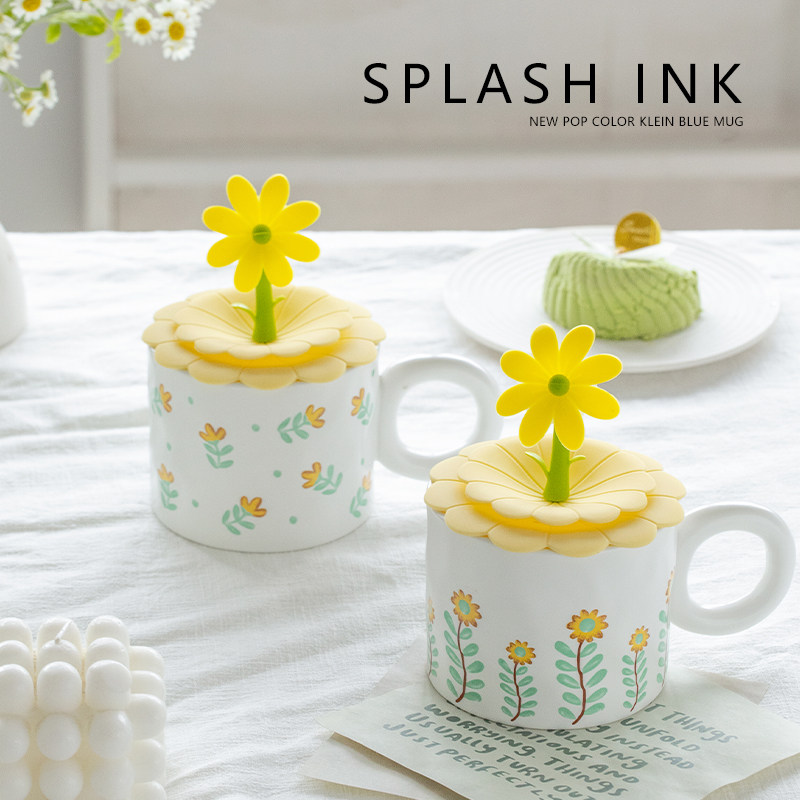 Cute flower water cup mug with lid small fresh ceramic cup girl design niche breakfast coffee cup