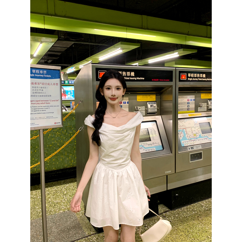 A Sweet Peach Yikett White Sleeveless Dress for Women, French Style, Perfect for Summer