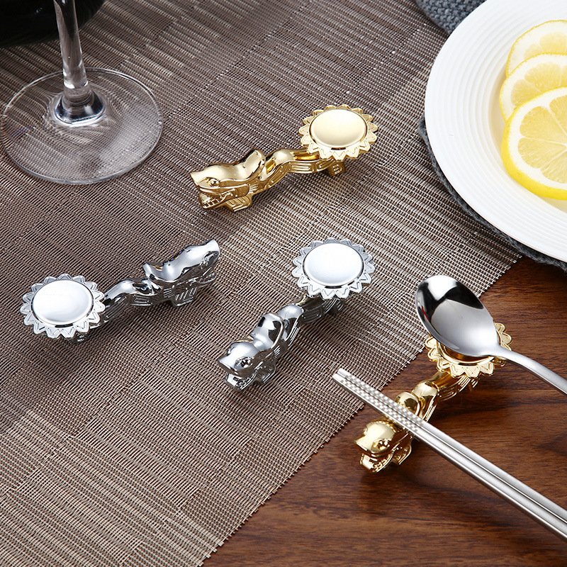 Dragon-Shaped Chopstick Holder Zinc Alloy Chopstick Rest Golden Chopstick Pillow Japanese-Style Wedding Chopstick Holder Tableware Home Multifunctional