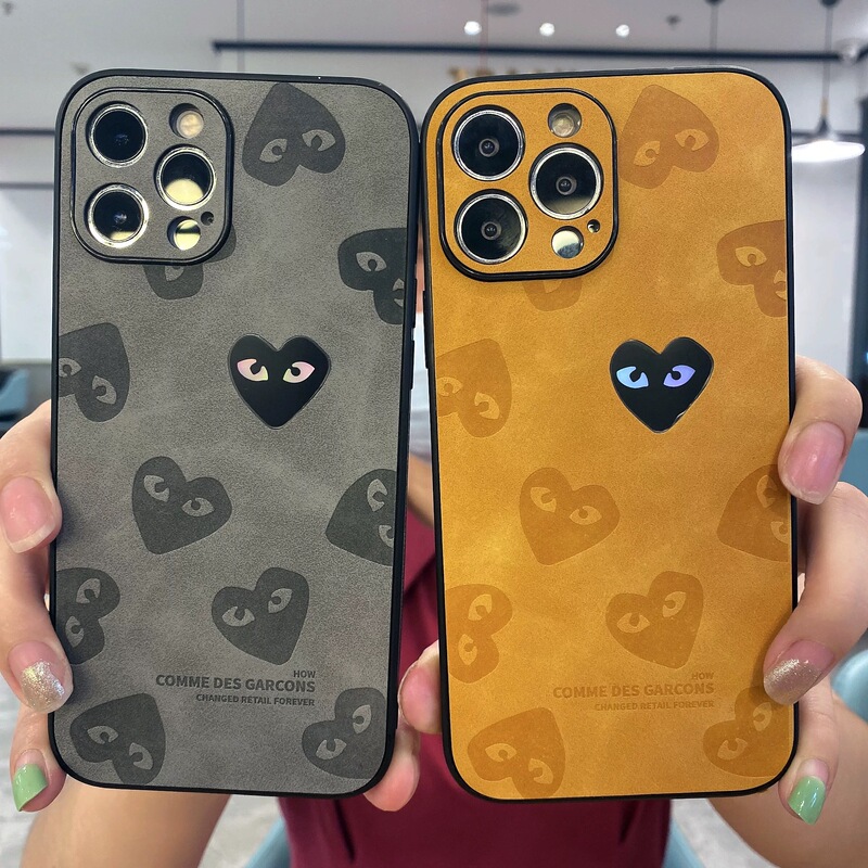 Japanese Play Comme Des Garçons Couple Style Unisex iPhone 17 Pro Max Phone Case Artistic Personality 16 Pro Soft Case 12 Apple 14 Pm Protective Cover Suede Leather I15 Shell Fashion