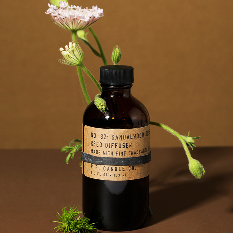 The official P F candle bedroom sleep aid long-lasting pf tranquilizing fragrance essential oil