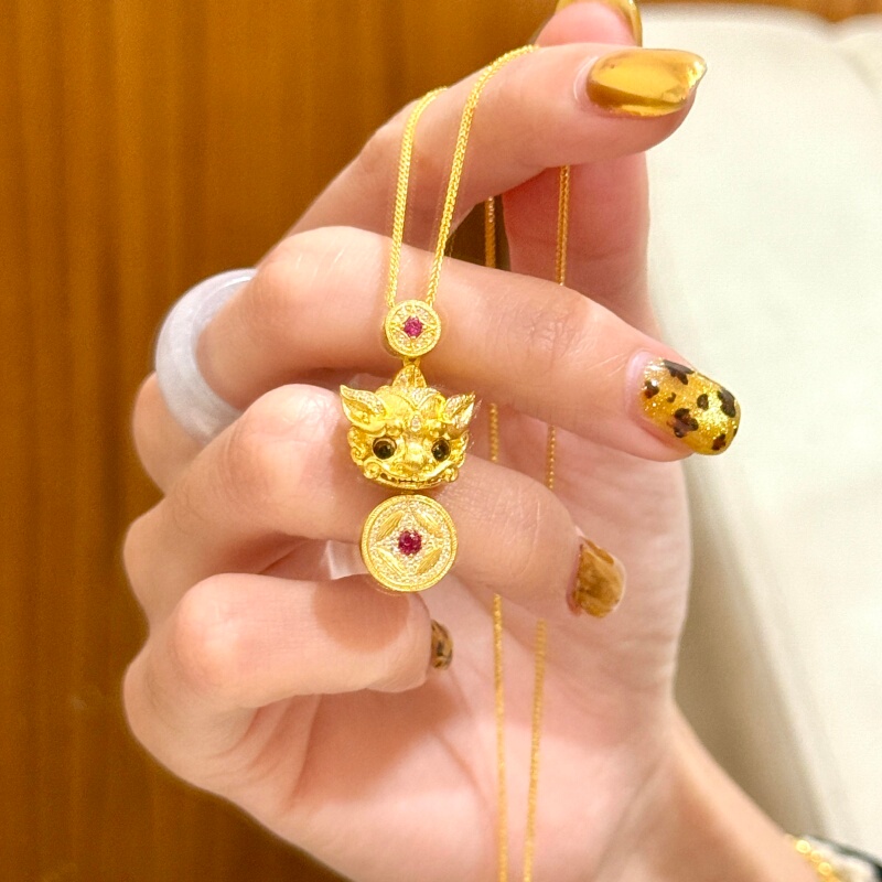Ancient Gold-Plated Silver Pixiu Pendant with Rhinestones, Fortune-Attracting Gold-Eating Beast with Movable Eyes, Gift for Girlfriend