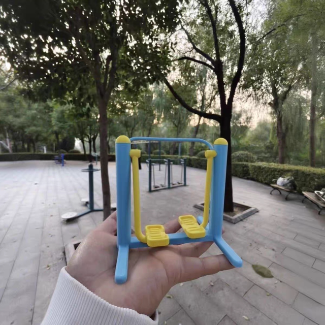 Walking Robot Toy Trendy Desktop Decoration Cute High-End Phone Stand Funny and Entertaining Fitness Equipment