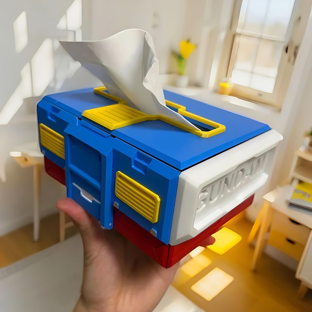 Original Gundam Tissue Box, Mobile Suit-Themed Tissue Box, Creative Multifunctional Storage and Decoration, Phone Stand