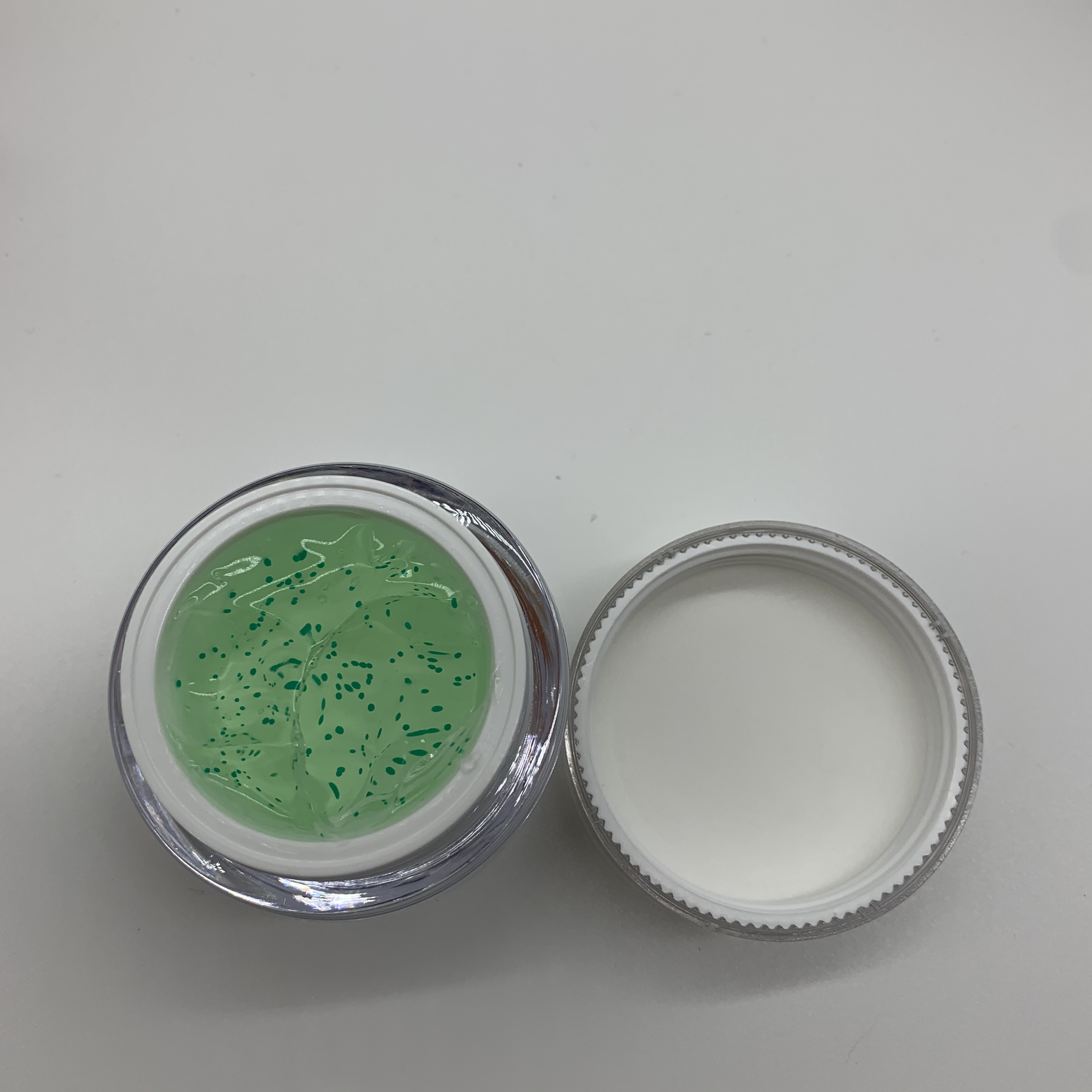 St Bomith Green elf to repair a bottle of repair water repair