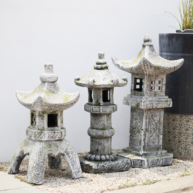 Antique Japanese-style outdoor villa courtyard decorative lamp ornaments garden layout design solar balcony creative landscape