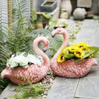 Flamingo couple ornaments European animal cartoon courtyard decoration outdoor garden terrace balcony large pair of flower pots