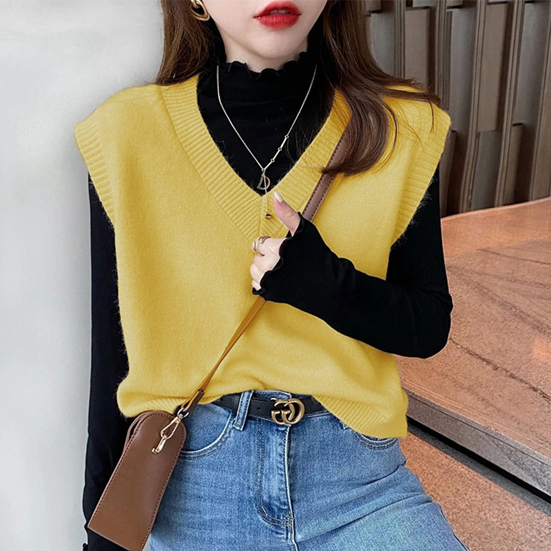 Yellow V-Neck Knitted Vest for Women, Suitable for Spring and Autumn, Petite Size, Layering Sweater, Loose Fit, Sleeveless Top Yellow V-Neck Knitted Vest for Women, Suitable for Spring and Autumn, Petite Size, Layering Sweater, Loose Fit, Sleeveless Top