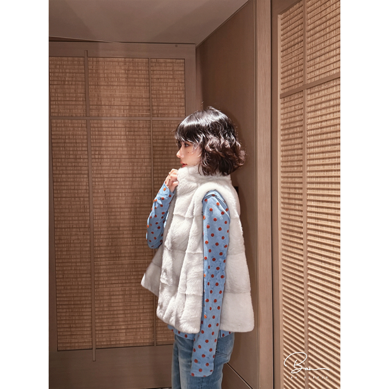 Tong Xiaobai Moonlight Blue Mink Finnish Cape Fur Vest Women's Autumn High-End Luxury Oversized Fur Coat