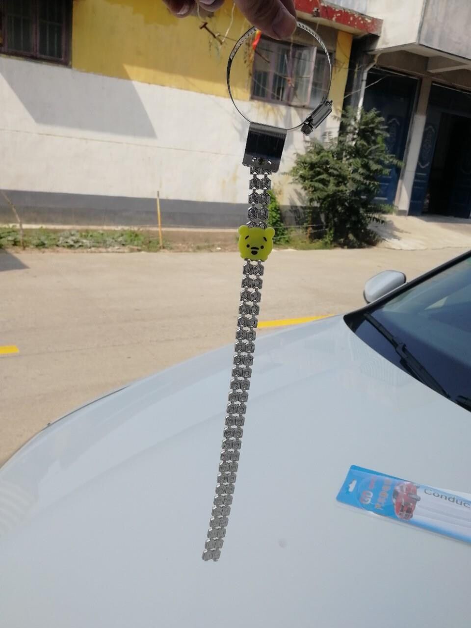 Car static elimination tail row pendant suspended drag ground static electricity with grounding wire relever