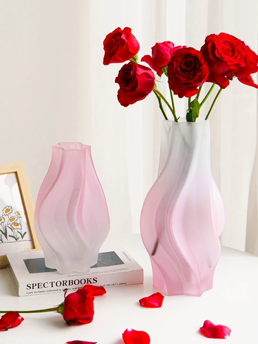 Ins ind wind girl heart heart pink tornado form