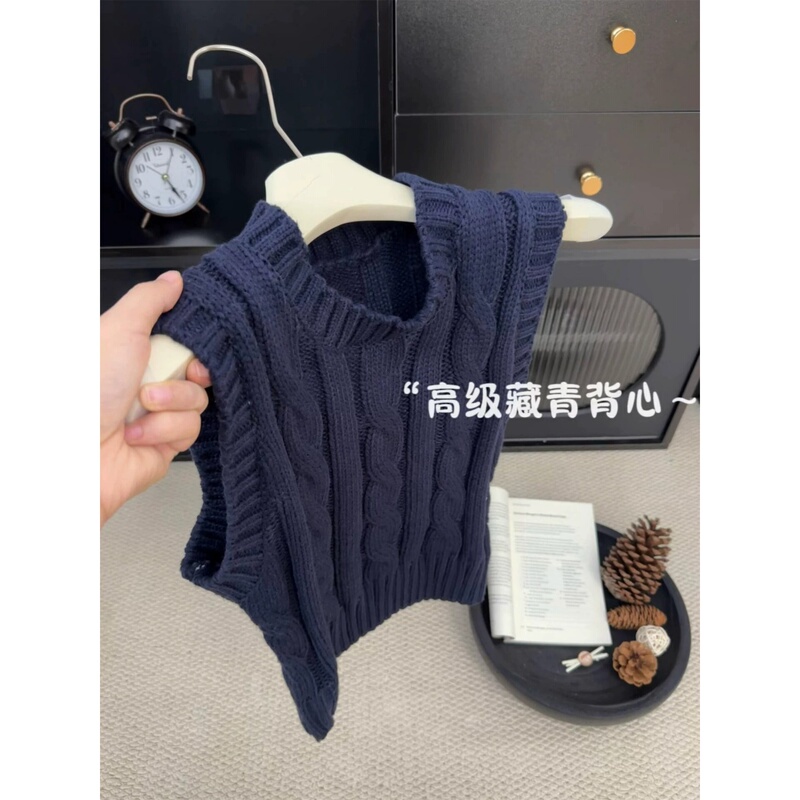 Shenzhen Nanyou High-End Luxury Navy Blue Round-Neck Sleeveless Knitted Vest for Women, Autumn and Winter Inner Wear or Outer Layer, Niche Sweater Vest Shenzhen Nanyou High-End Luxury Navy Blue Round-Neck Sleeveless Knitted Vest for Women, Autumn and Winter Inner Wear or Outer Layer, Niche Sweater Vest