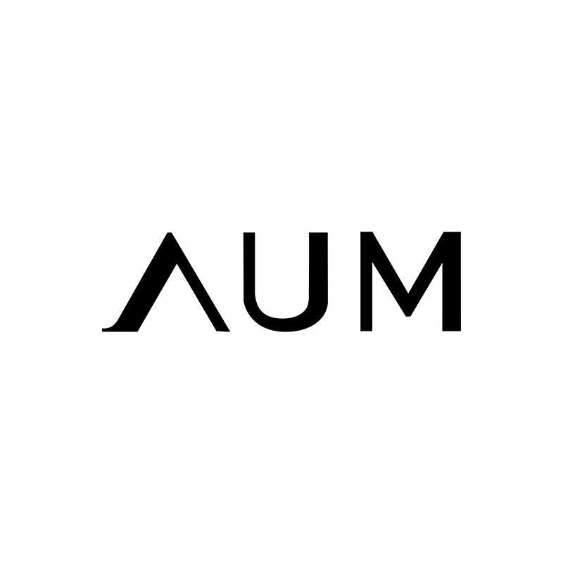 AUM设计师女装的LOGO