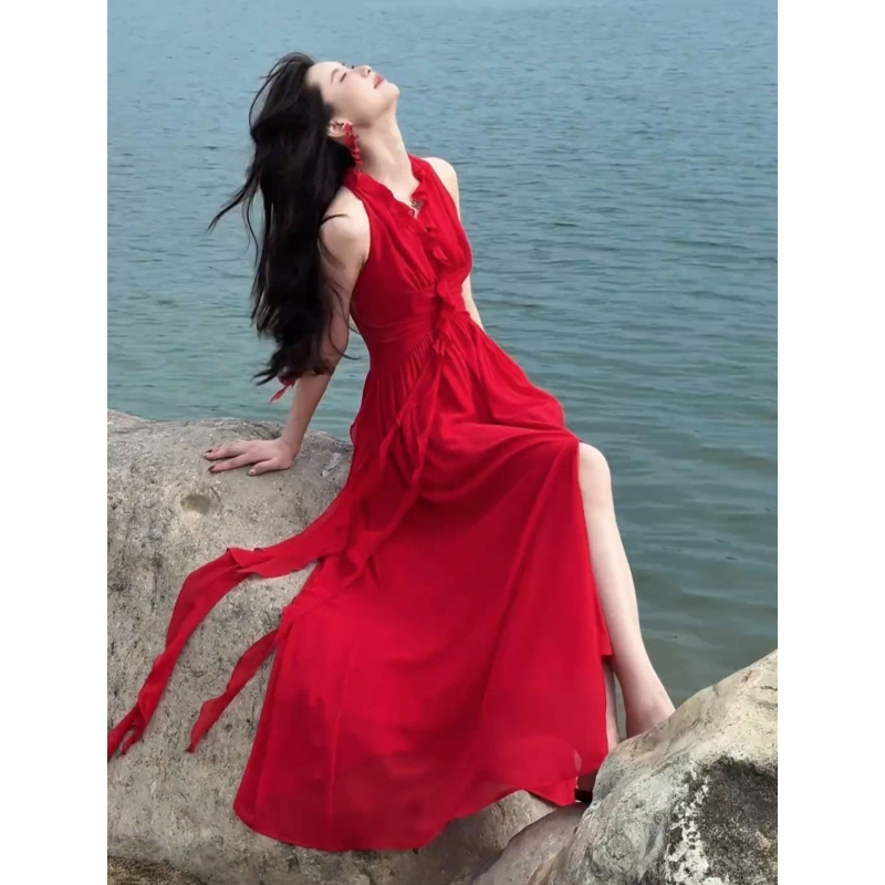Southern French Style Seaside Vacation Red Halter Neck Dress, Extremely Beautiful and High-End, with a Waist-Cinching Effect That Makes You Look Slim and Flowy