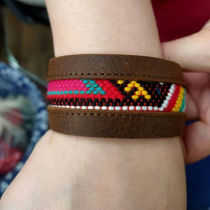 Hunan intangible cultural heritage chrysanthemum Tujia brocade-cross pickled flower color brocade plain Tujia brocade plus leather hand ring