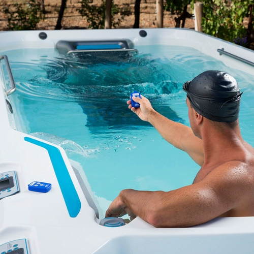 Домашняя вилла частная постоянная температура для плавательного бассейна.