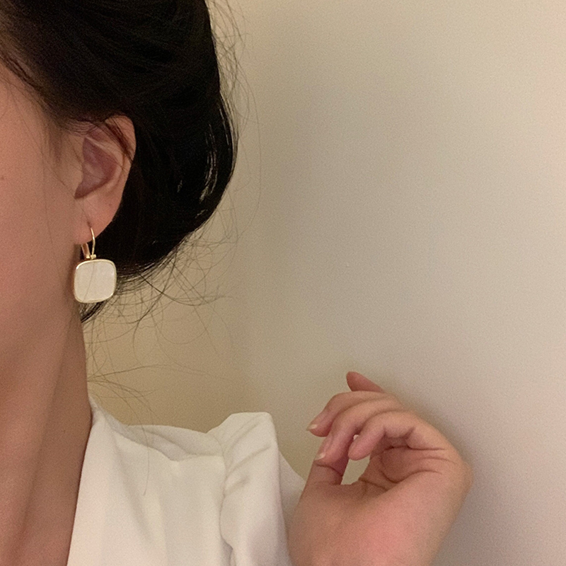 Earrings 2022 New wave Female Niche Design Sensation Superior Korea Temperament Net Red Atmosphere Shell Harbor Wind Ear Pendant