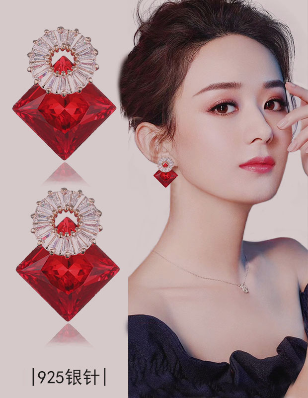 Red earrings 2022 new trend zirconia stud earrings niche design sense femininity high-grade sterling silver light luxury atmosphere