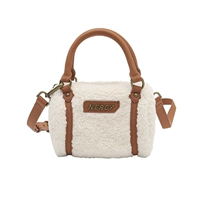 Маленький цилиндрический пакет