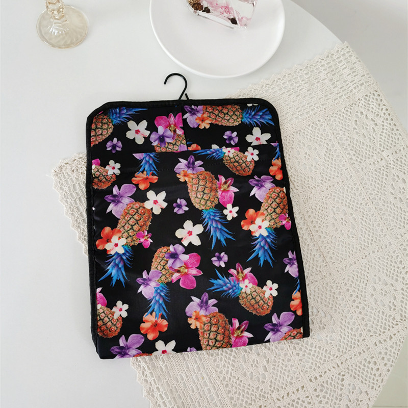 Old Mei Cartoon Pineapple Air folds contain a hung bag Travel Makeup Bag Bag with hook bag